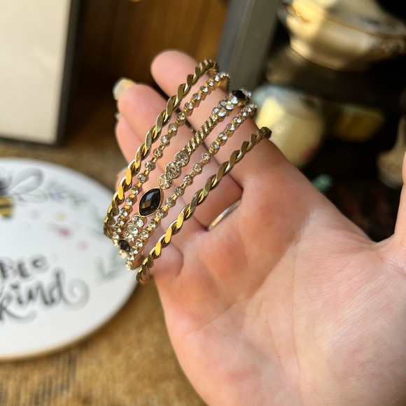 Beautiful 5 pice bangle bracelet set - Picture 12 of 17